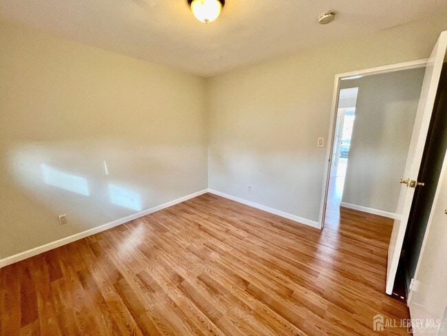 Building Photo - 340 Old Post Rd