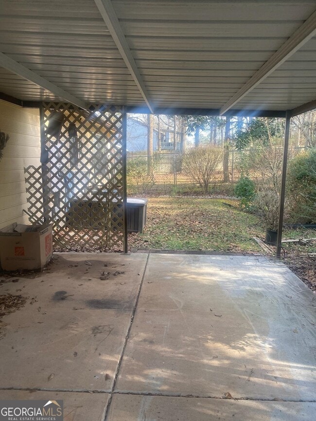 Building Photo - 4002 Hawthorne Cir