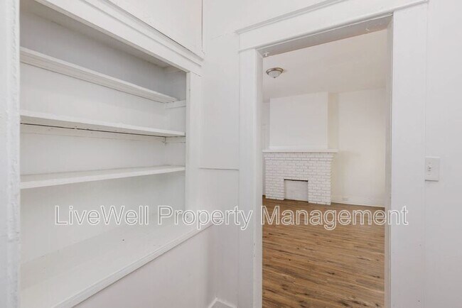 Building Photo - 404 12th St SW