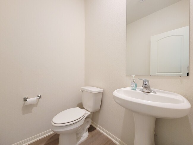 Building Photo - 10793 Castle Rock Dr