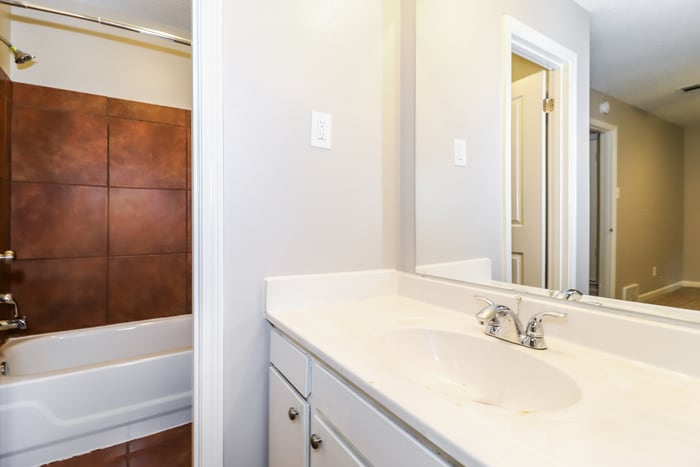 Building Photo - 3016 Shade Tree Cove