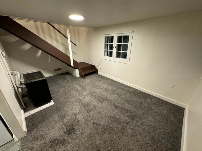 Building Photo - 654 1/2 N 100 E