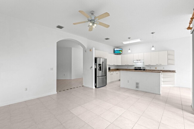 Building Photo - 2018 Reston Cir