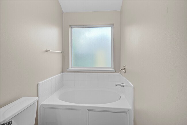 Building Photo - 4226 Richmeadow Dr