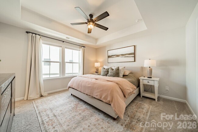 Building Photo - 4040 Hidden Oaks Dr