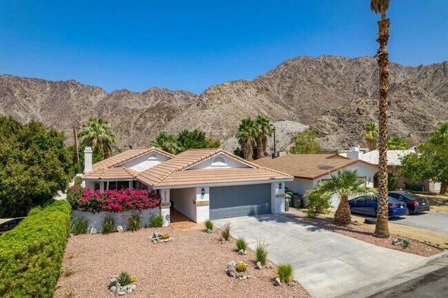 Building Photo - 54140 Avenida Mendoza