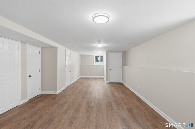 Building Photo - 26 Hiawatha Ln