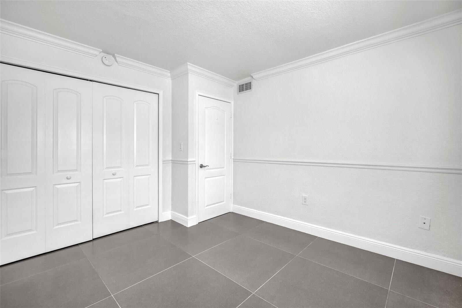 Building Photo - 3245 Virginia St