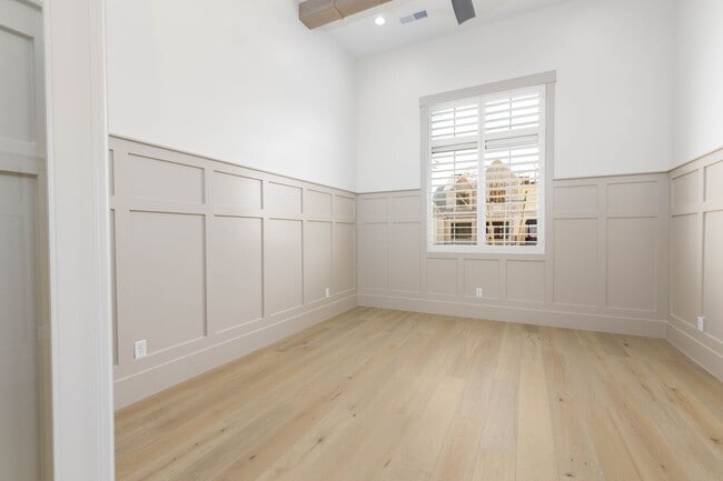Building Photo - Beautiful single story with 4 bedrooms close to Crimson High School
