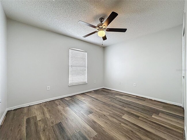 Building Photo - 413 Mulberry Ct