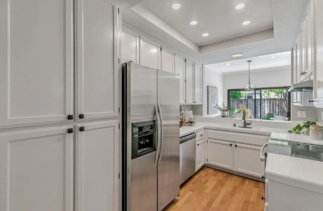 Building Photo - Newly Renovated 3 Bed / 3 Bath Home in Ardenwood – Top-Rated Schools!