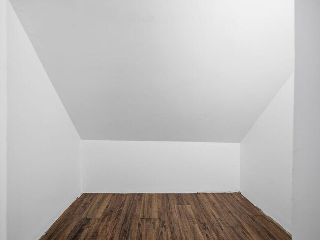 Building Photo - Stunning Updated Home in North Spokane | Bright Interiors, Modern Kitchen & Private Patio