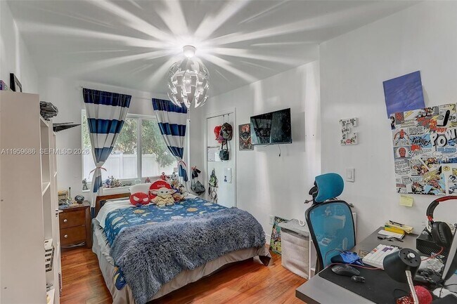 Building Photo - 14530 Garden Dr