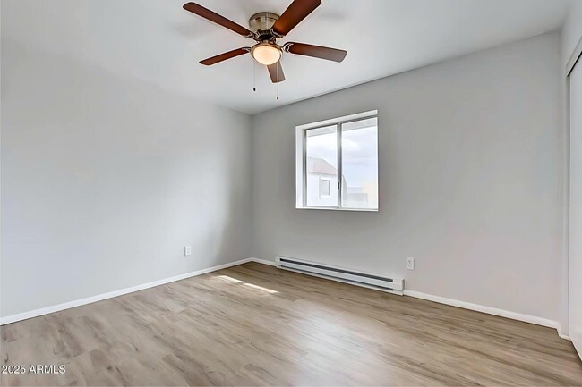 Building Photo - 3547 N Valorie Dr