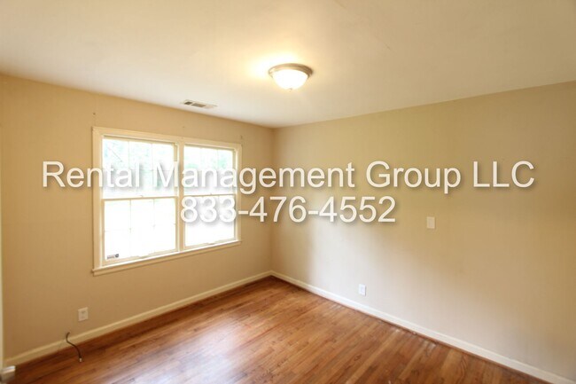 Building Photo - 201 Rose Dr