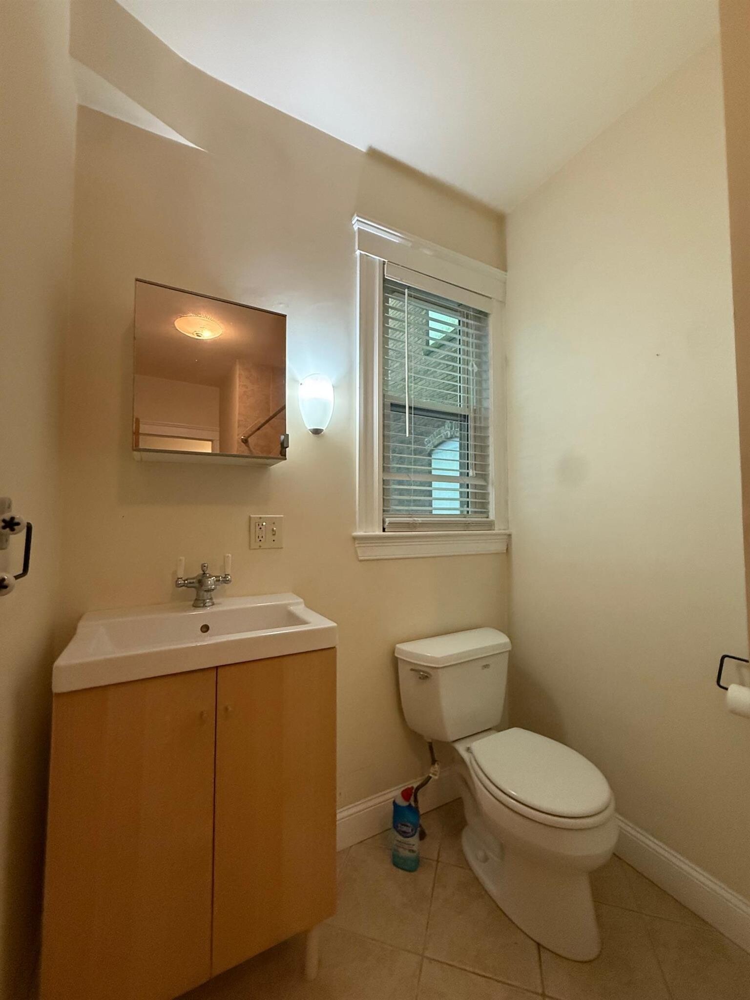 Building Photo - 6 Giles Park