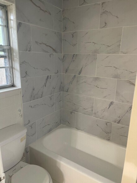 Building Photo - 1702 Edgefield St