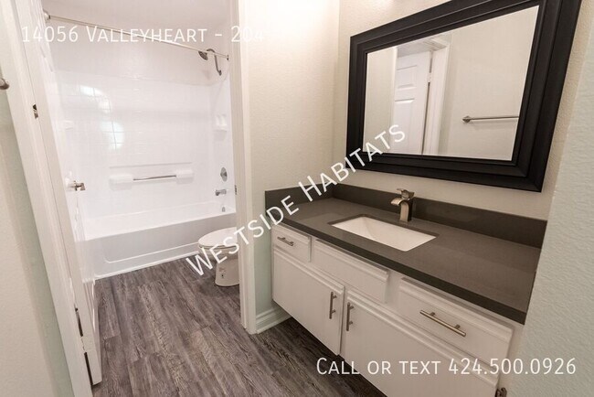Building Photo - 14056 Valleyheart-204