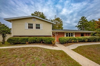 Building Photo - 2300 Woodland Ave