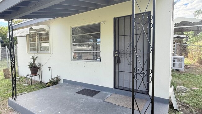 Building Photo - 212 NW 8th Ave