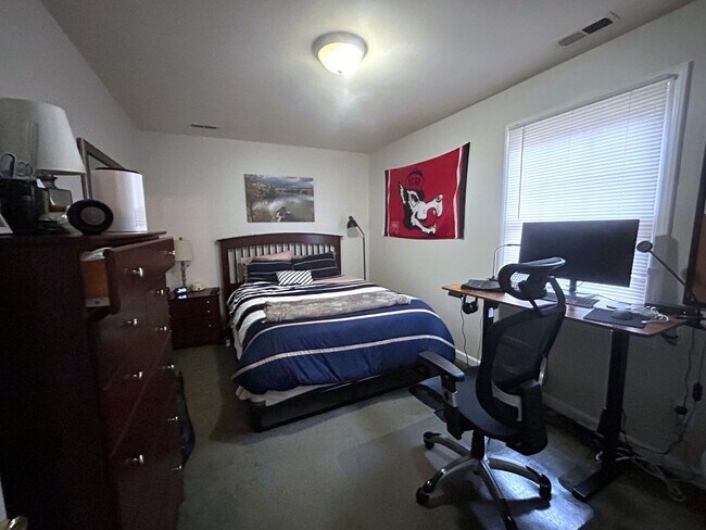 Building Photo - CARLTON1223-1227