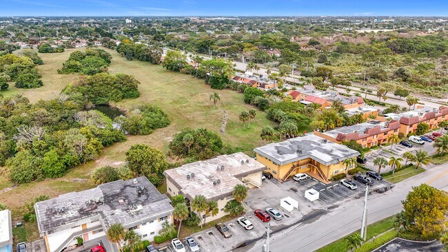 Building Photo - Newly remodeled  2 BEDROOM 2 BATH