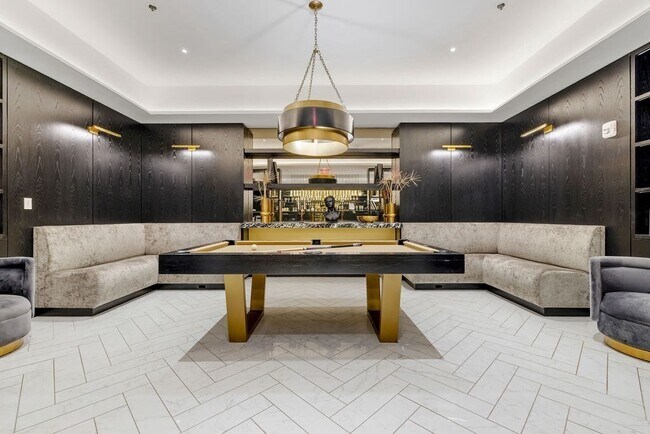 Building Photo - 55 Lagrange St