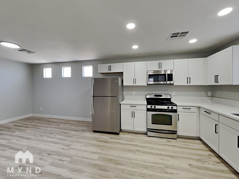 Building Photo - 2280 Platinum Band St