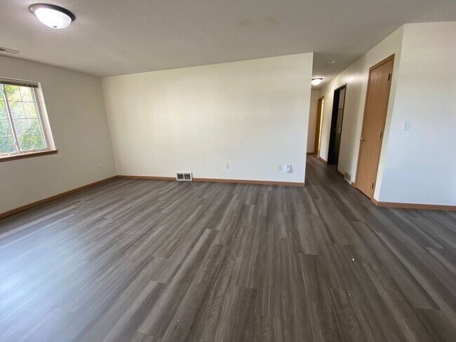 Building Photo - $1,050 | 2 Bedroom, 1 Bathroom Apartment | Pet Friendly* | Available for August 1st, 2026 Move In!