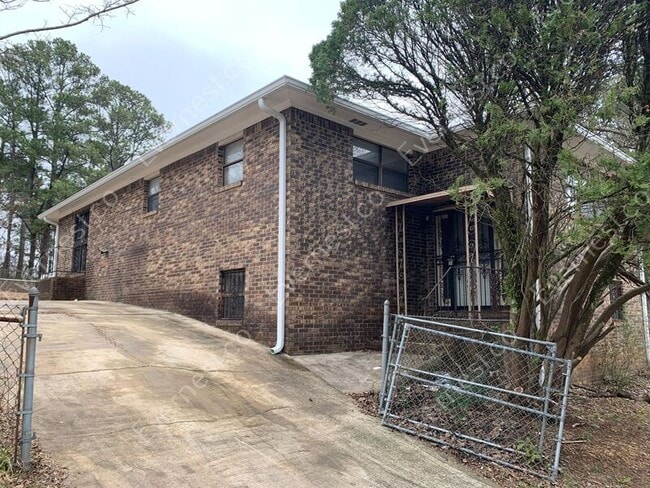 Primary Photo - 7300 Denmark Ave