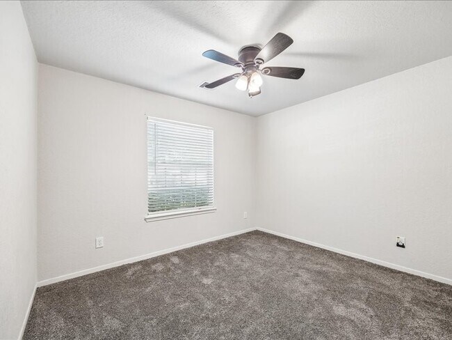 Building Photo - 2715 Gaelic Green St