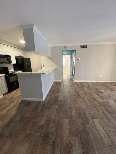 As you walk in the front door. - 108 Alameda Ct