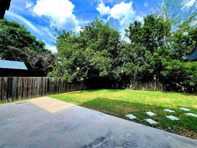 Building Photo - 7420 Blackthorn Dr