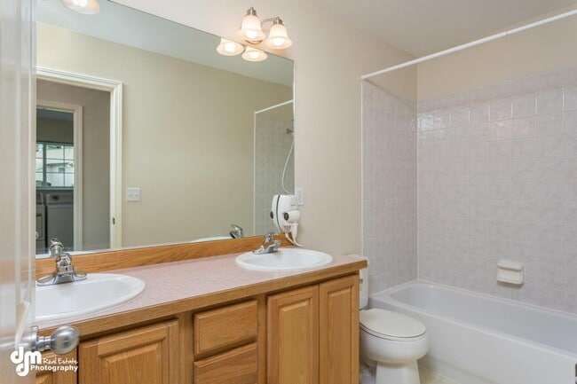 Building Photo - 2041 Tributary Cir