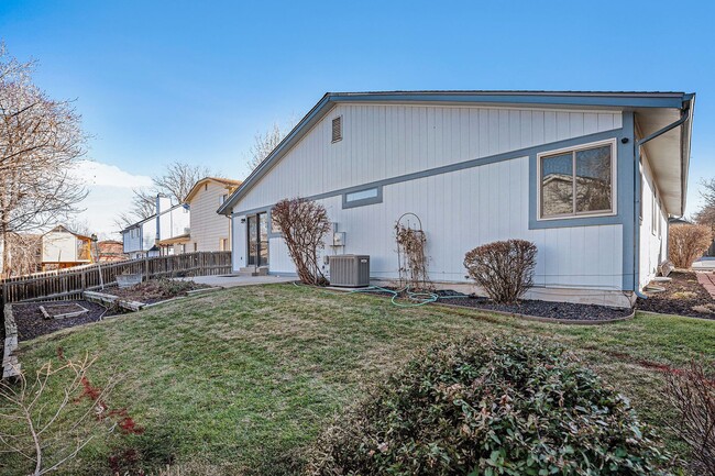 Building Photo - Spacious Home with Fireplace and Well Main...