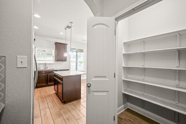 Building Photo - 13154 Beals Cir