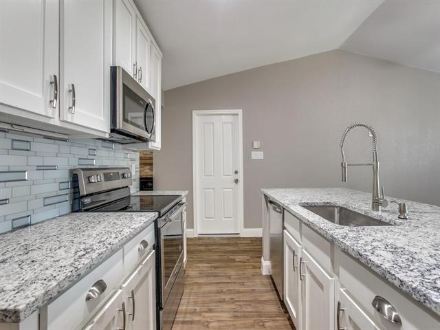 Building Photo - 1419 Willow Run Dr