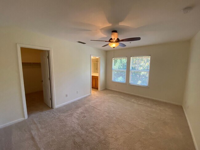 Building Photo - 3 Bed, 2½ Bath Two Story Condo in Natomas' Hampton Village