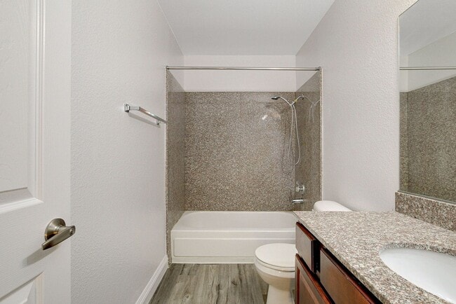 Building Photo - SINGLE BEDROOM CONDO IN GUARD GATED COMMUN...
