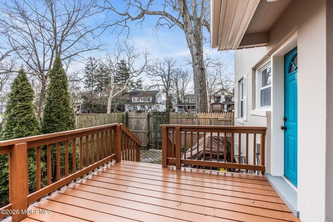 Building Photo - 1200 Bridge St