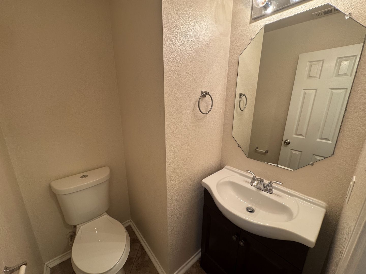 Building Photo - 5203 Causeway Ct