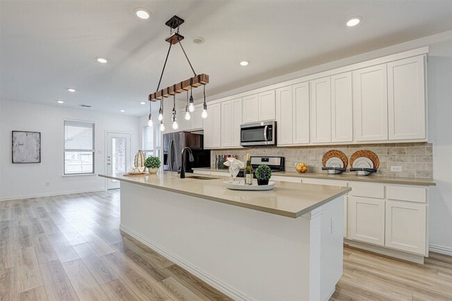 Building Photo - 2305 Cobbler St