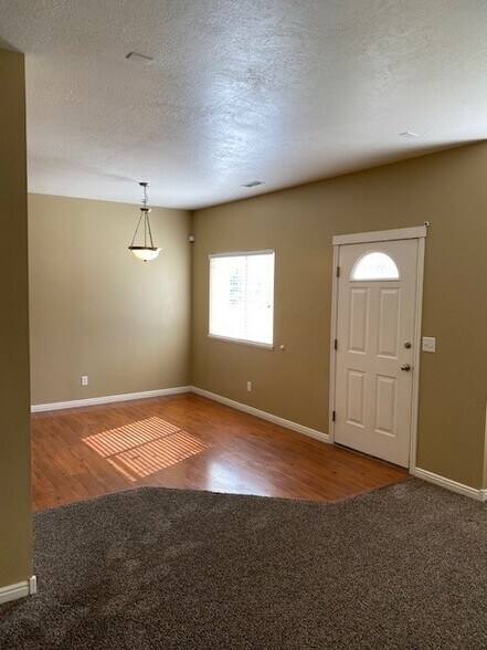 Building Photo - 514 W 1490 N