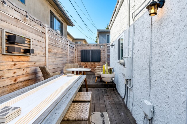 Building Photo - 3740 E Mayfield St