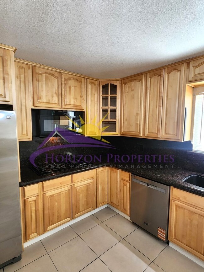 Building Photo - Open 4 Bed 2 Bath 1,660 Sq. Ft. in Citrus ...