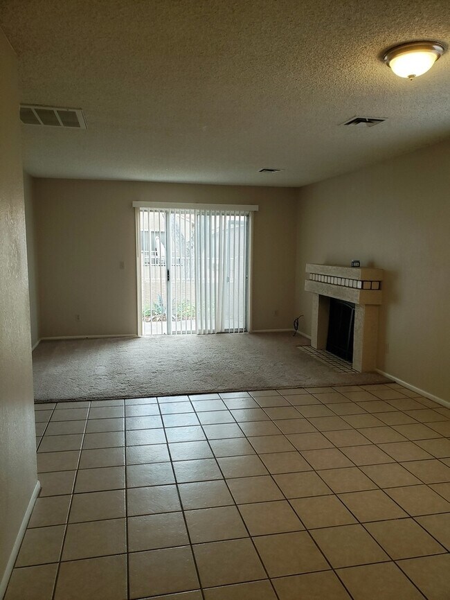 Building Photo - COMING SOON! Peoria Townhouse