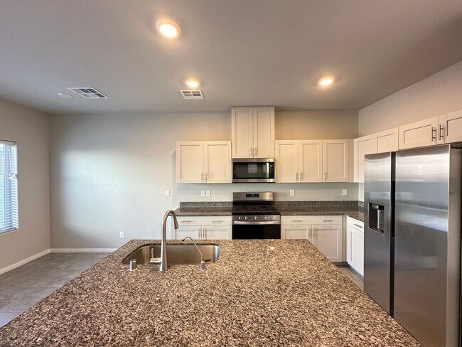 Building Photo - 7860 Pink Opal Ave