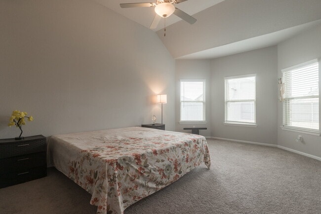 Building Photo - Gorgeous Two Story Home Featuring 2 Living spaces, 5 Bedrooms, and 3.5 Baths