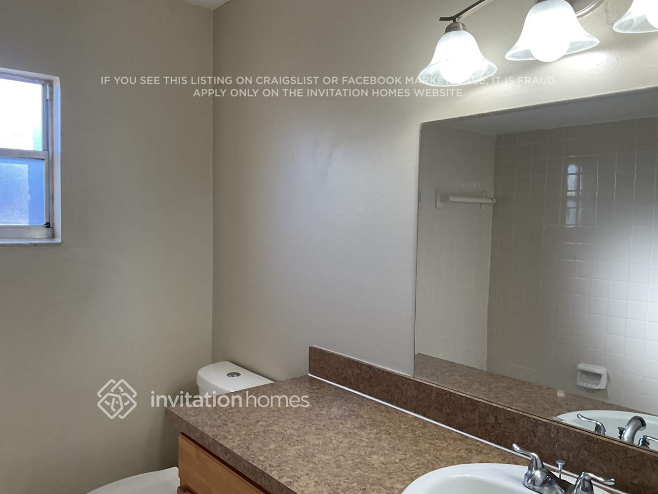 Building Photo - 99 Oaxaca Ln