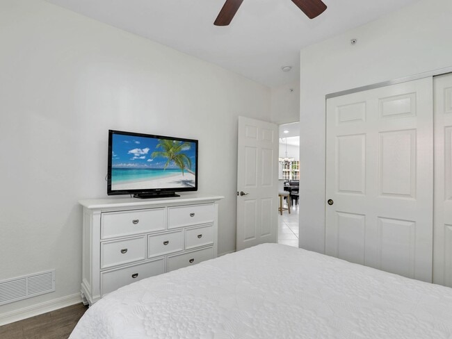 Building Photo - Stylish Seasonal Condo Rental in the Heart of Naples – 3BR Condo in Botanical Place!